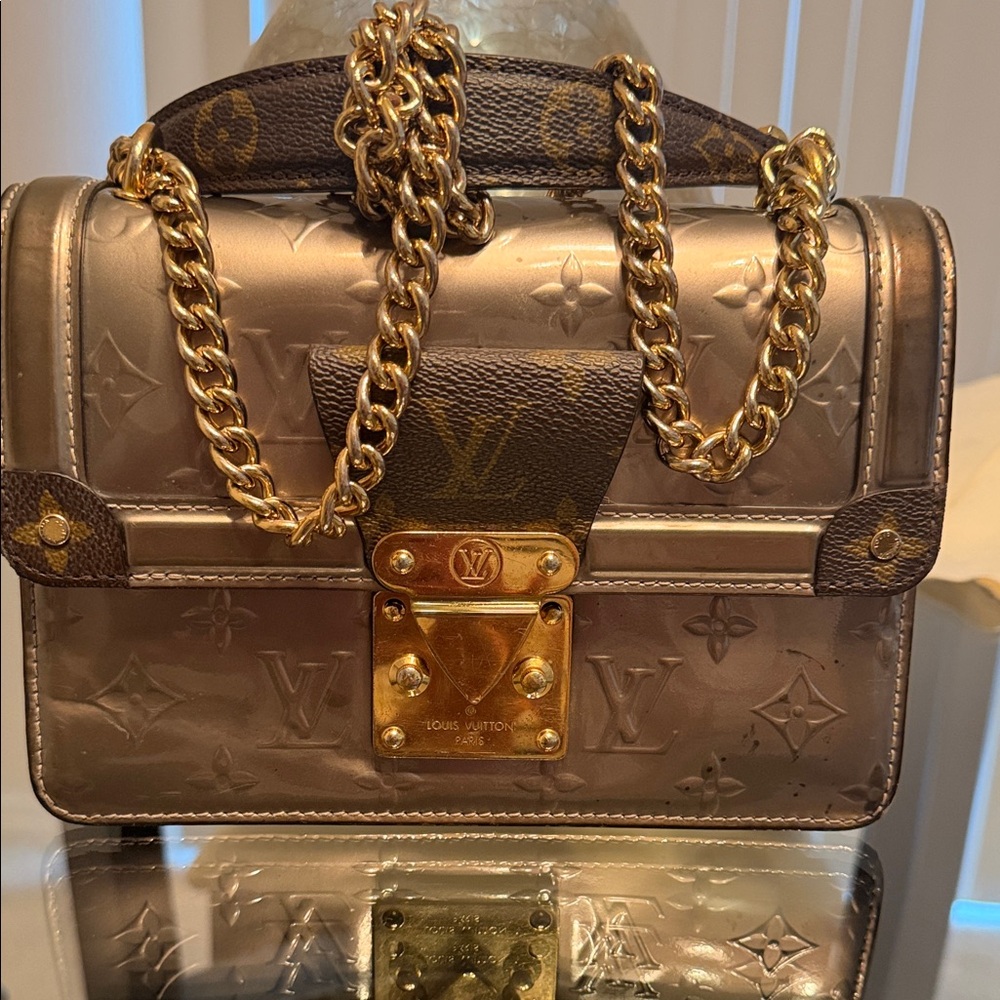 Louis Vuitton Vernis Monogram Shoulder Bag